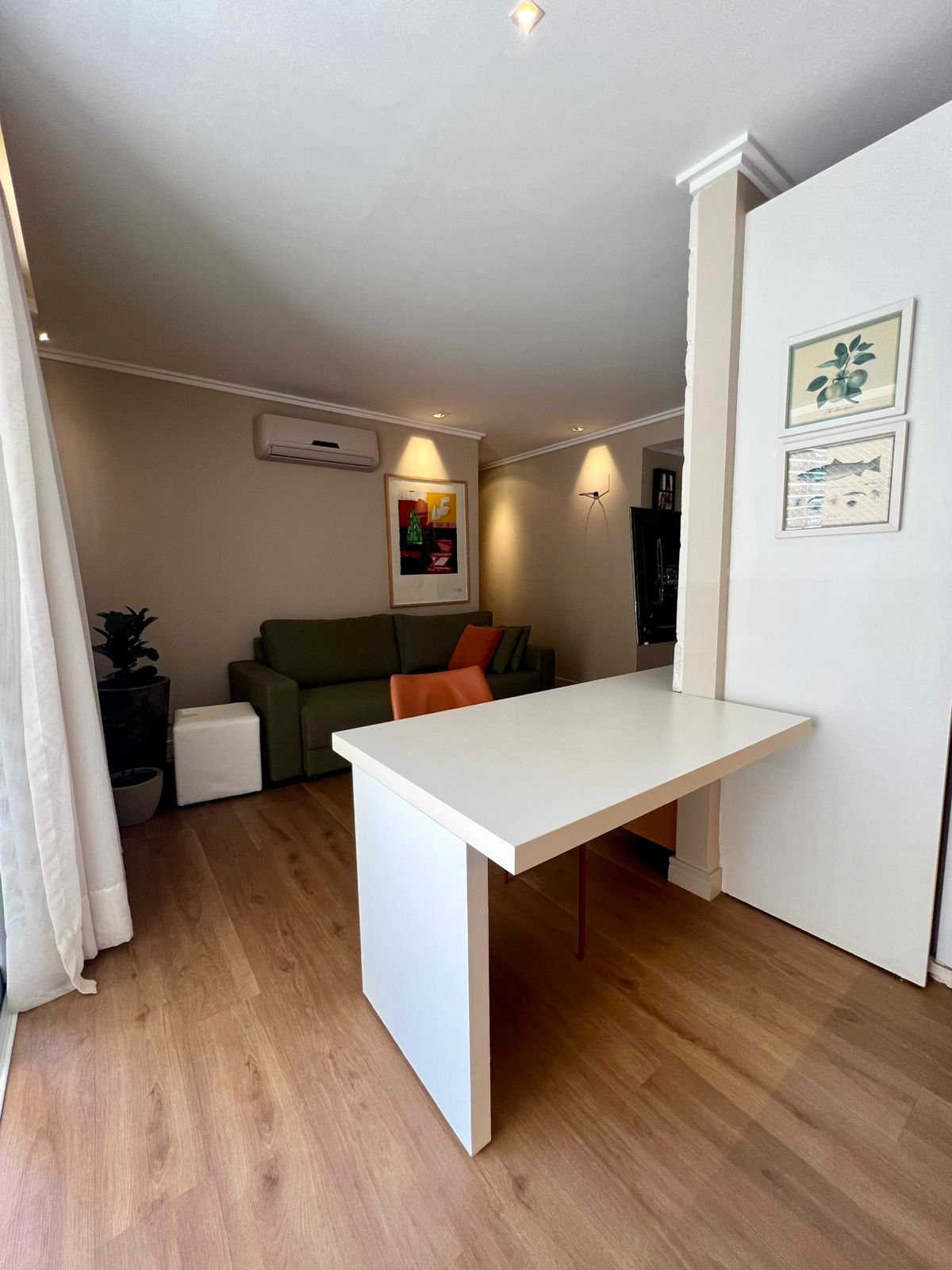 Apartamento Completo com 2 Quartos (1 Suíte) + 1 Vaga - Mobiliado e Pronto para Morar