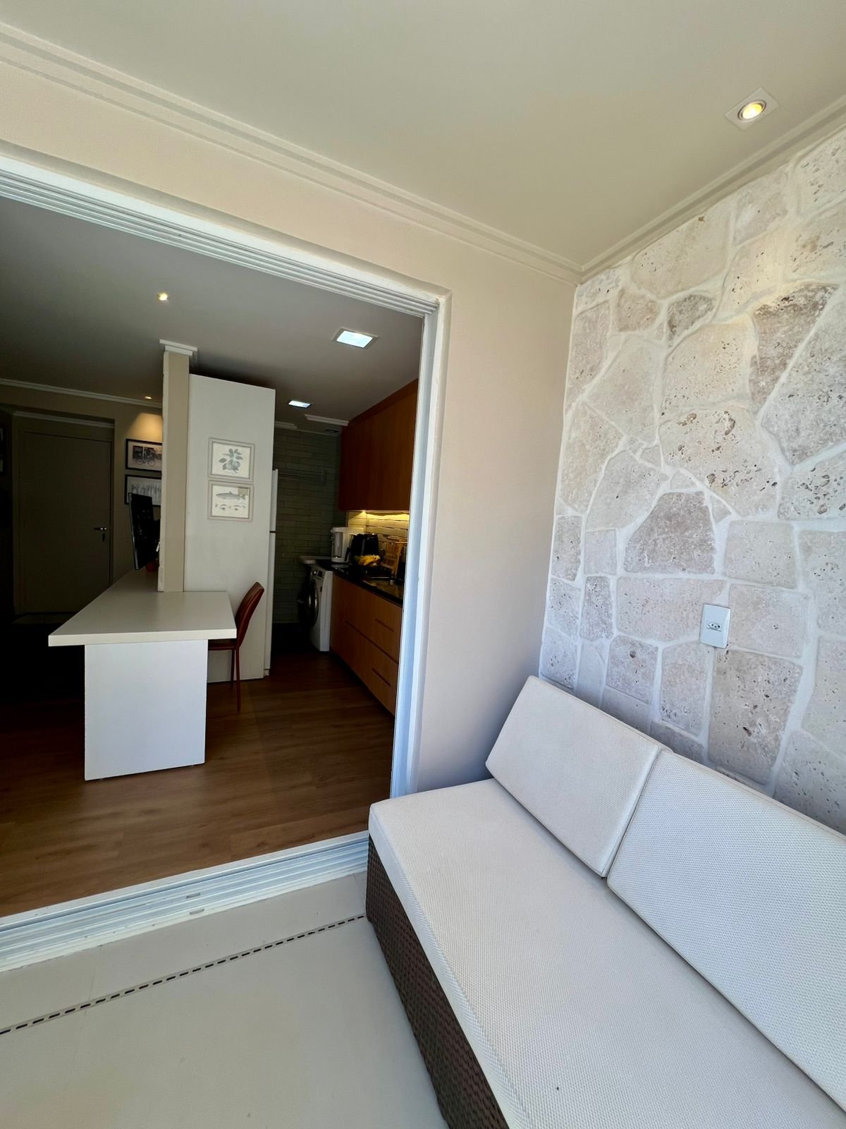 Apartamento Completo com 2 Quartos (1 Suíte) + 1 Vaga - Mobiliado e Pronto para Morar