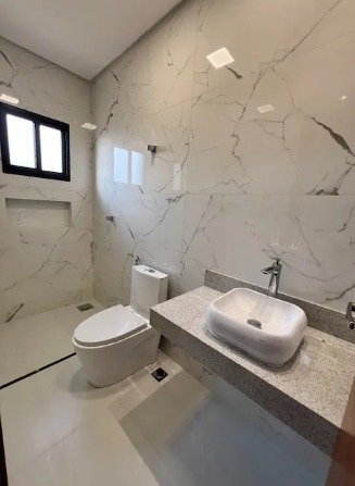 Sobrado Alto Padrão com 5 Suítes e Piscina no Jardins Capri