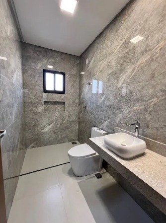 Sobrado Alto Padrão com 5 Suítes e Piscina no Jardins Capri