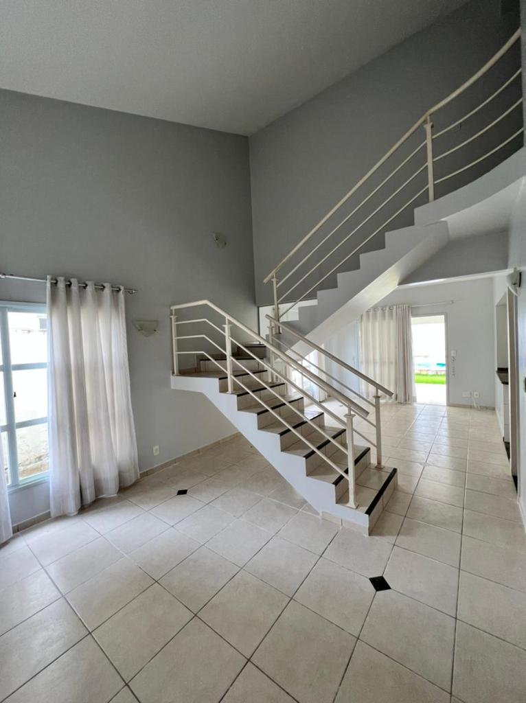 Sobrado com Piscina e Churrasqueira - Jardim Madri