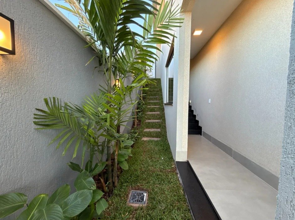 Casa Subtérrea Moderna no Jardins Nápoles - Vista Privilegiada para Área Verde