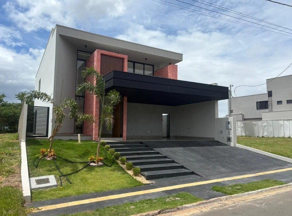 Sobrado Alto Padrão com 4 Suítes e Piscina - Jardins Nápoles