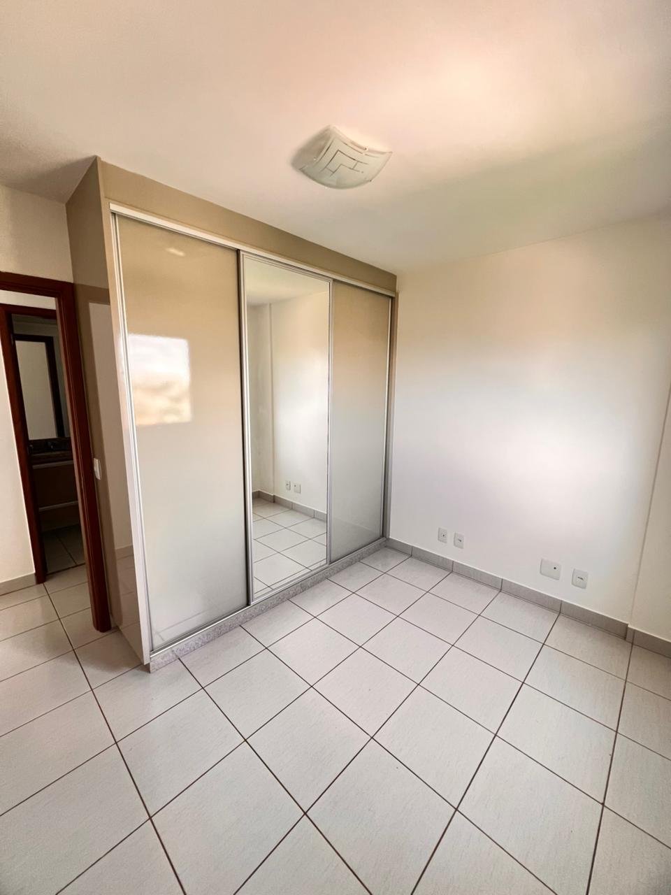 Apartamento 2 Quartos com Suíte - Village Veneza, Pronto para Morar