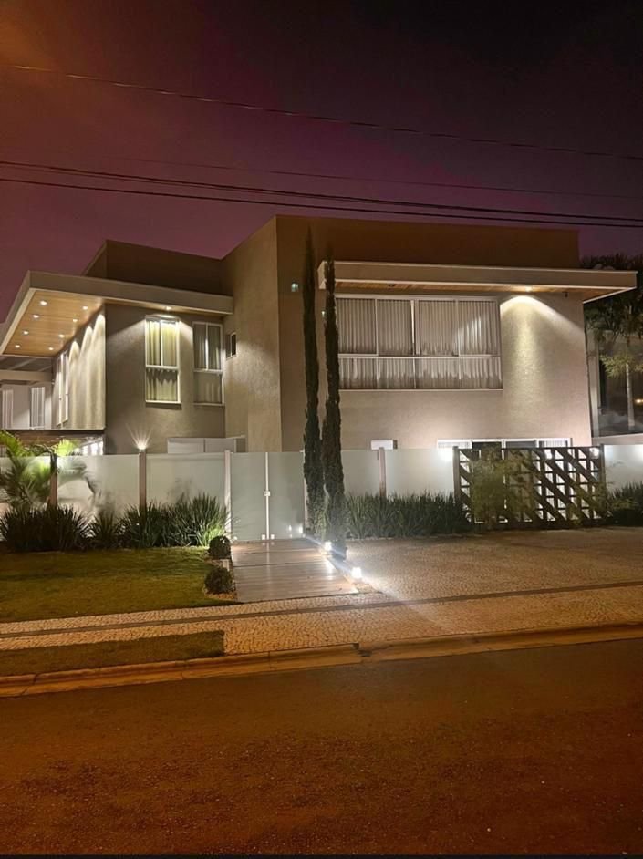 Sobrado de Alto Padrão com 5 Suítes - Jardins Lisboa