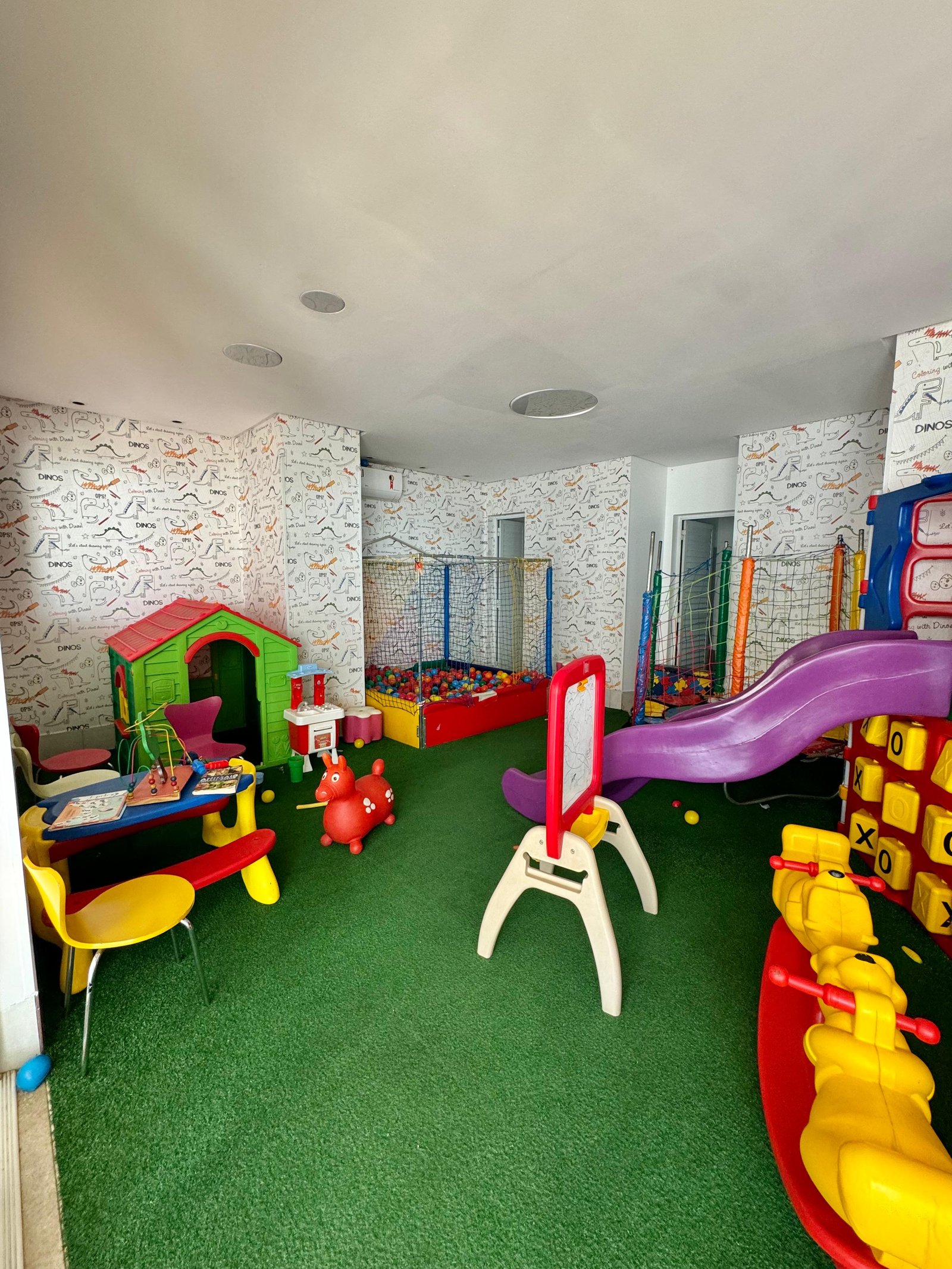 Apartamento Mobiliado 3 Quartos com 1 Suíte - Condomínio Completo