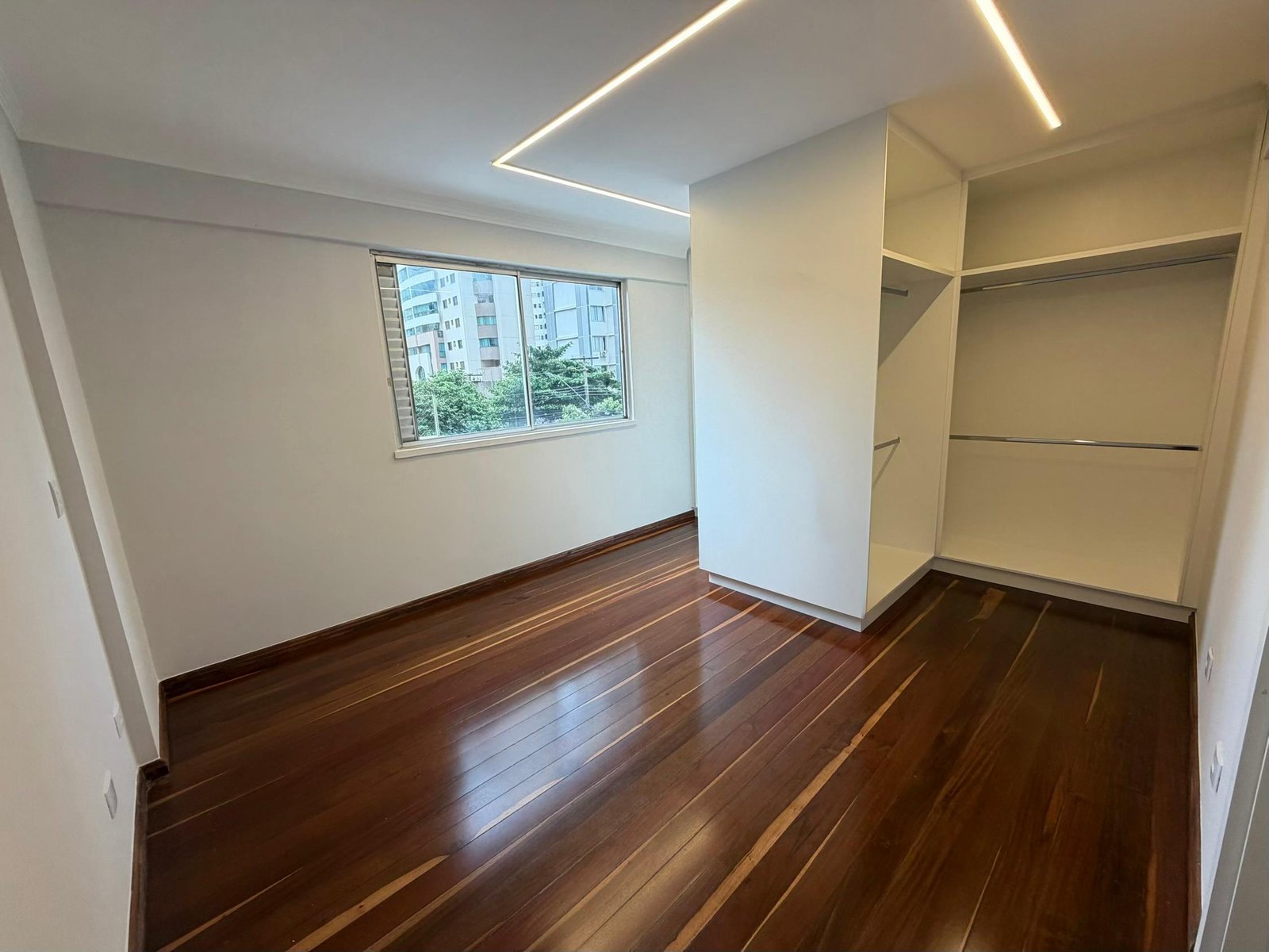 Apartamento Reformado 160m² - Edifício Grécia - Setor Oeste