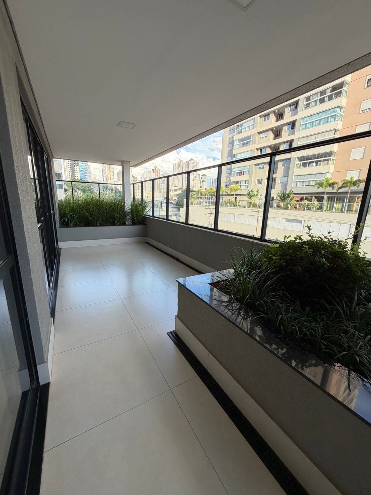 Apartamento Alto Padrão no Residencial Jardim Bueno -  3 Suítes com Armários, Projeto Luminotécnico e Churrasqueira Gourmet