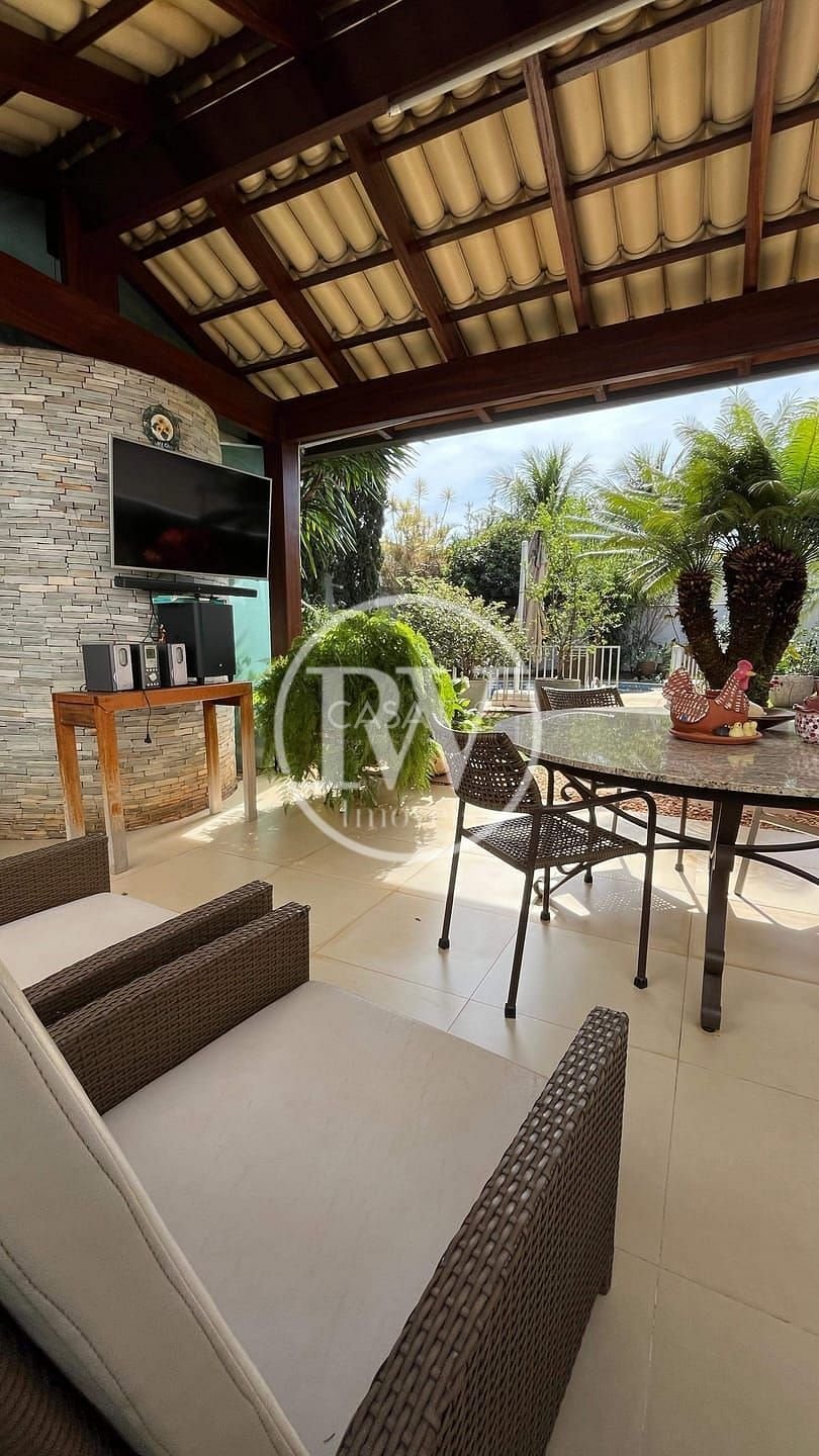 Sobrado de alto padrão à venda em Goiânia – 343m², 4 suítes com closet