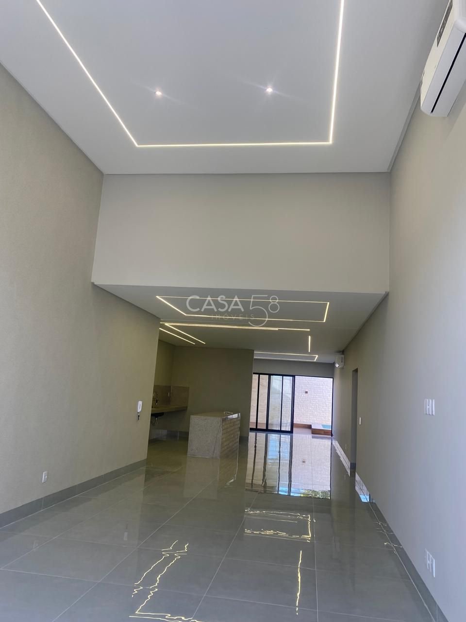 Casa de Alto Padrão com 3 Suítes e Piscina no Setor Faiçalville – 228 m