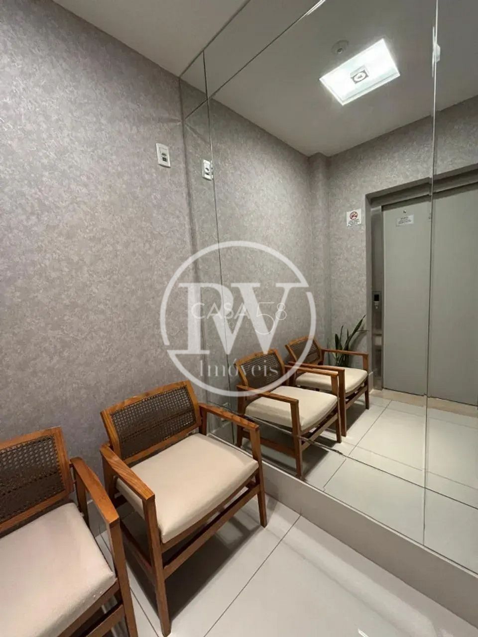 Apartamento de Alto Padrão com 182m² à Venda no 31º Andar | 3 Suítes | Nascente