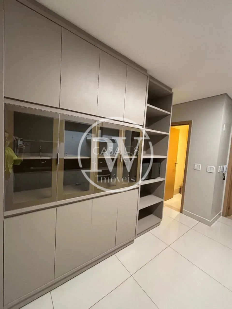 Apartamento de Alto Padrão com 182m² à Venda no 31º Andar | 3 Suítes | Nascente
