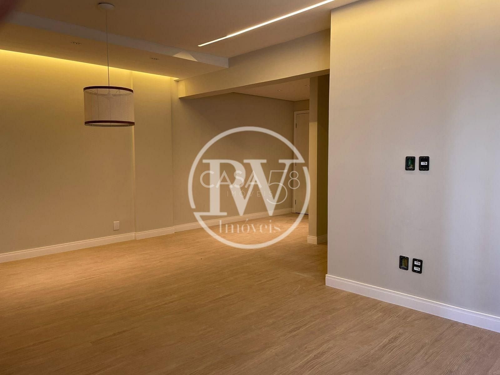 Apartamento Reformado no Setor Bueno - 2 Quartos, Suíte, Home Office e 84 m²