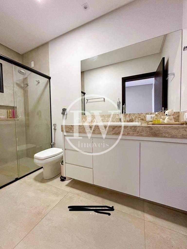 Casa a Venda no Condomínio GREEN PARK, 4 quartos sendo 4 suites , Goiânia, GO.