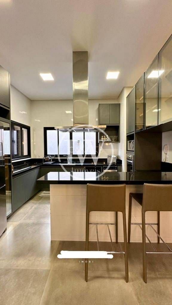 Casa a Venda no Condomínio GREEN PARK, 4 quartos sendo 4 suites , Goiânia, GO.