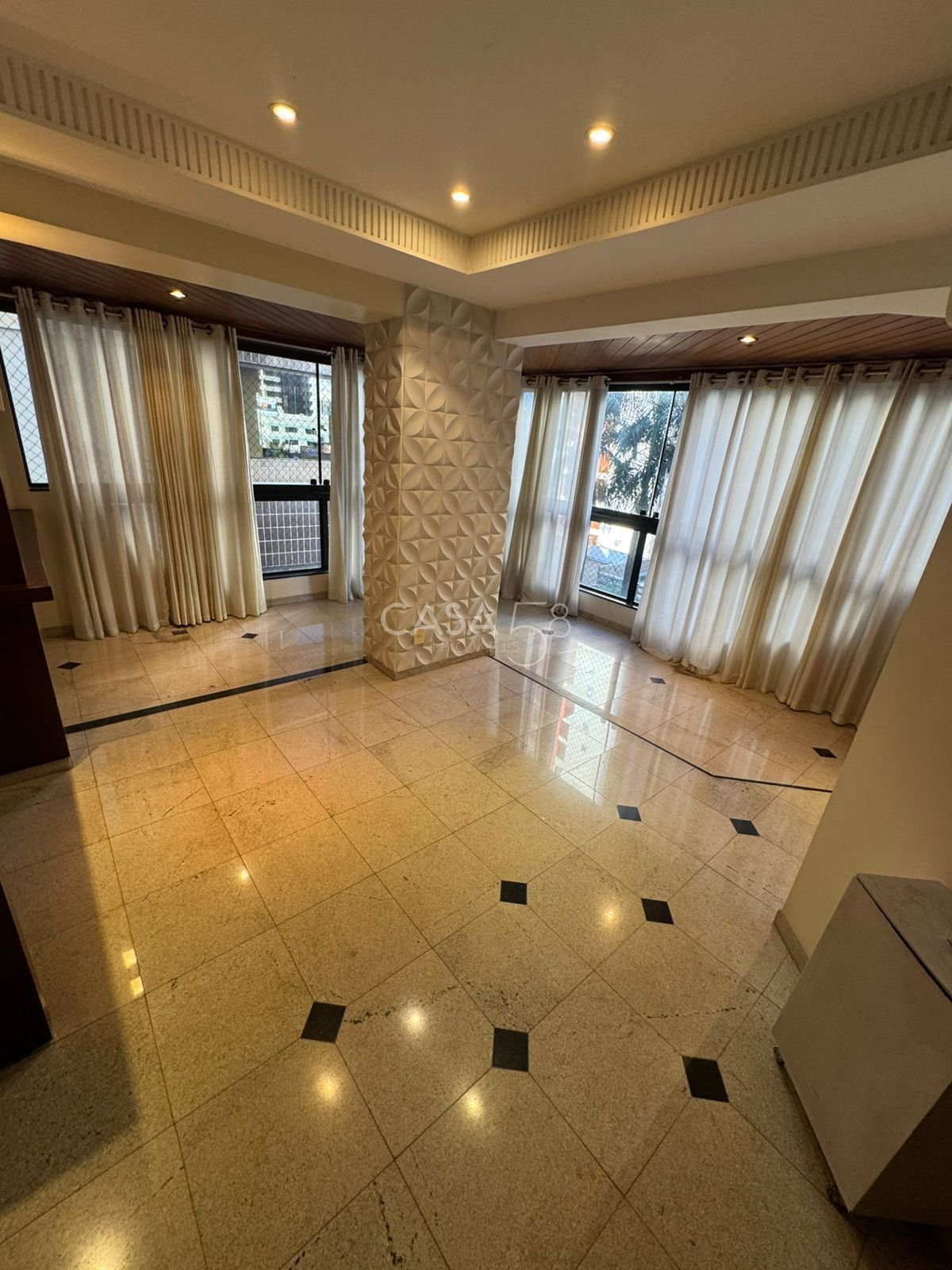 Apartamento à venda no Edifício Mares do Sul – 4 suítes, 182m², 3 vagas