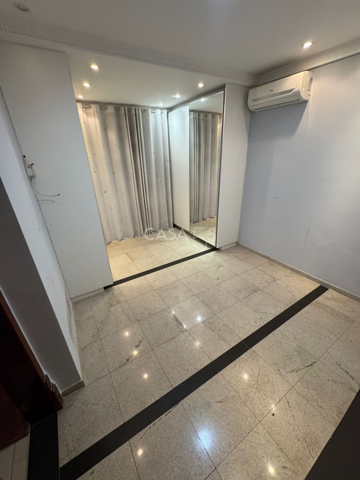 Apartamento à venda no Edifício Mares do Sul – 4 suítes, 182m², 3 vagas