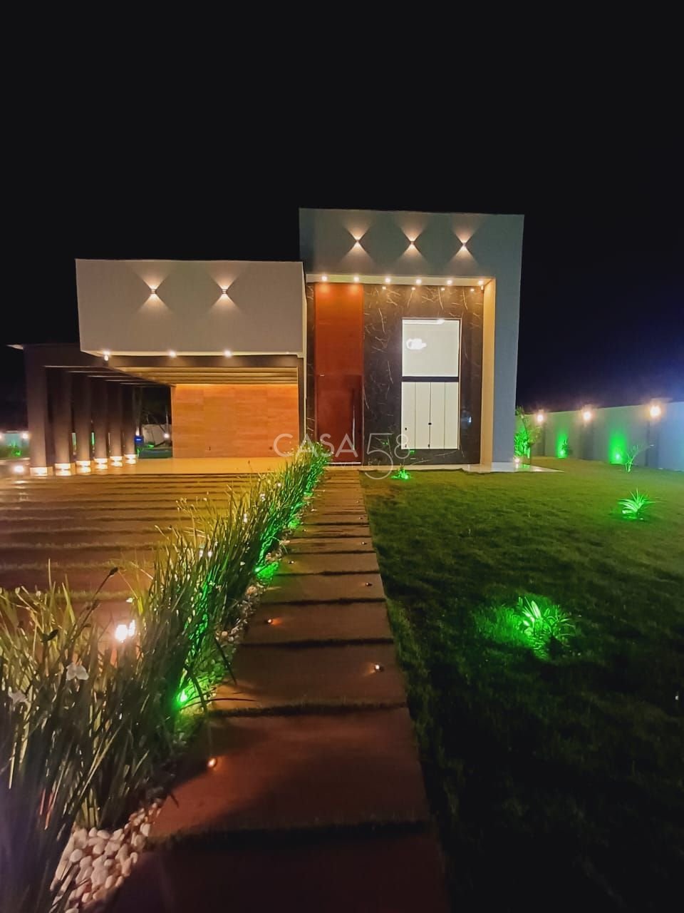 Casa Térrea de Alto Padrão – 3 Suítes | 15 km de Goiânia | 2.000 m² de terreno