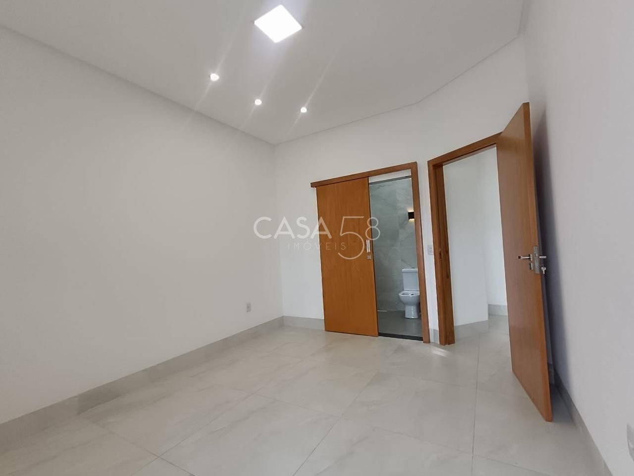 Casa Térrea Moderna com 3 Suítes, Piscina e Gourmet – 160m² Construídos