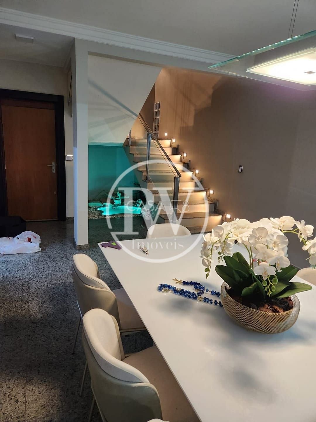 Sobrado à Venda no Setor Sul – 6 Suítes – 550m² – Luxo e Conforto em Goiânia