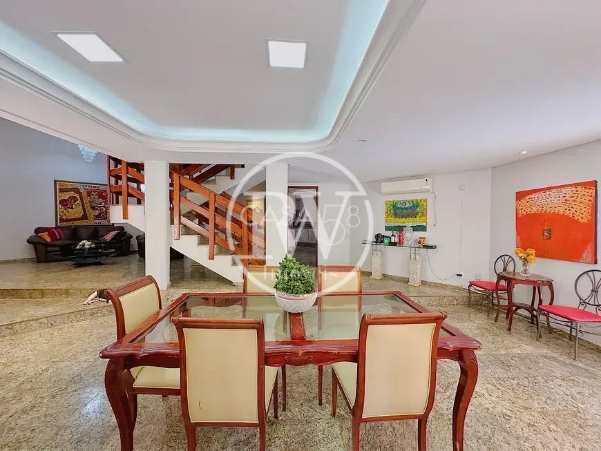 Sobrado de Alto Padrão à Venda – 470m² – 5 Quartos – Setor Marista – Goiânia