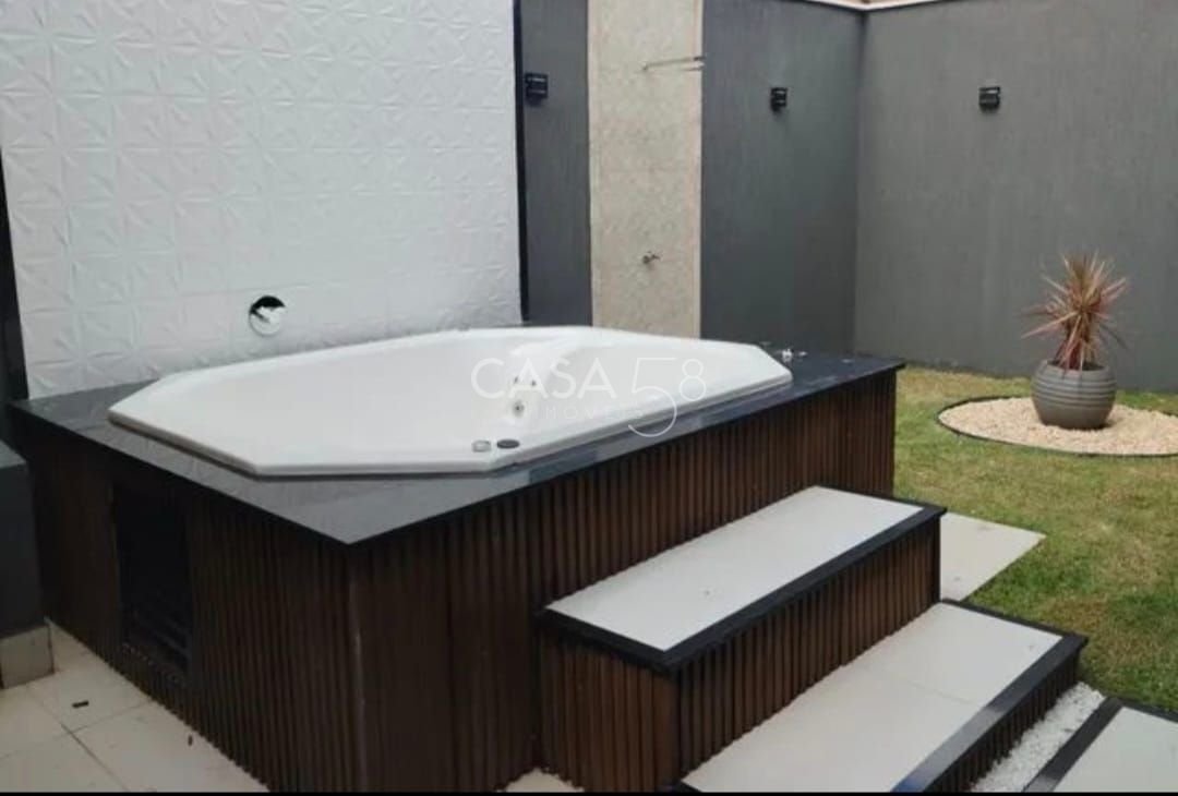 Casa 3 Suítes com Ofurô – Jardim América