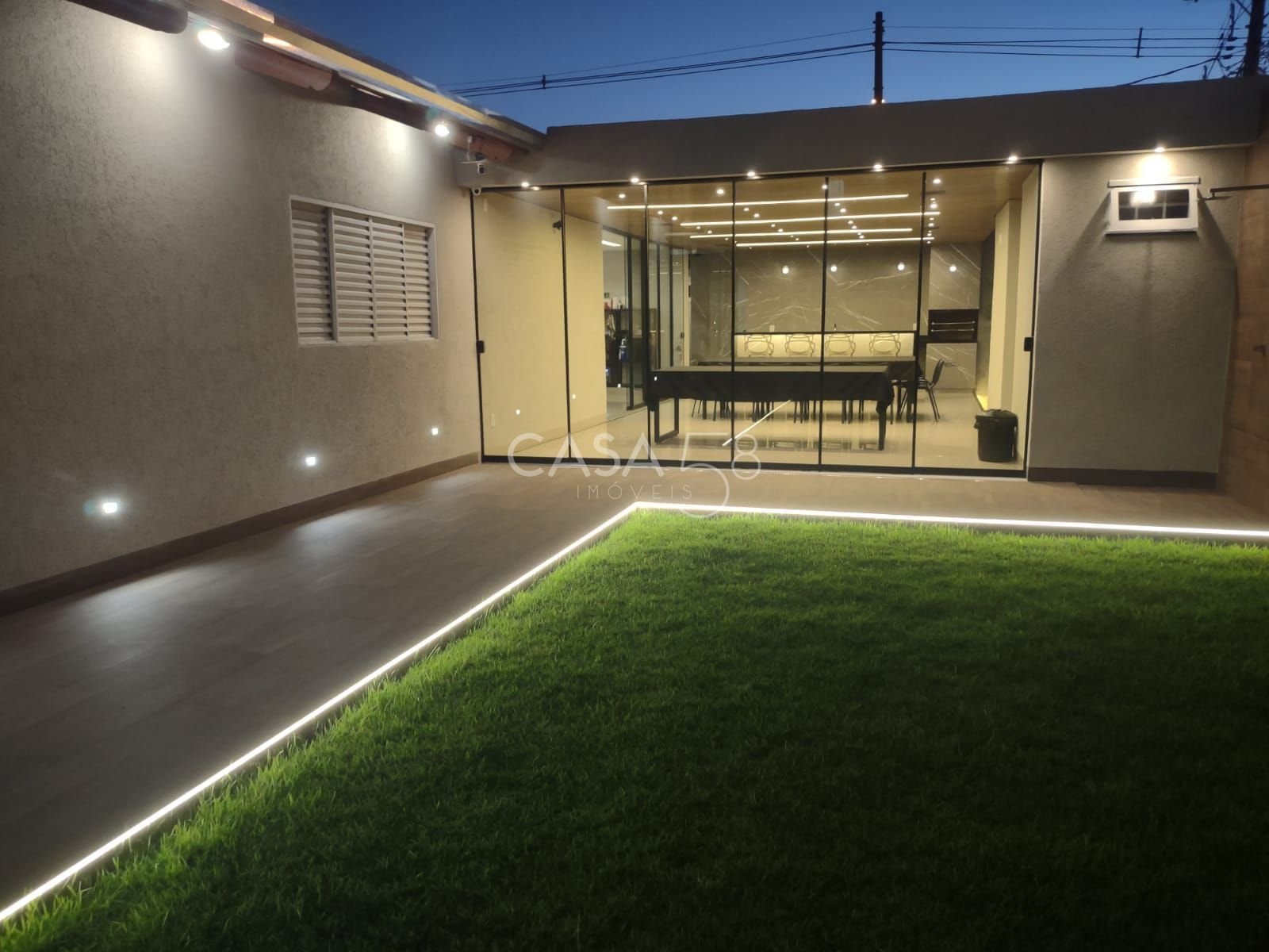 Casa Térrea de Alto Padrão no Setor Bueno – 5 Quartos, 3 Suítes,