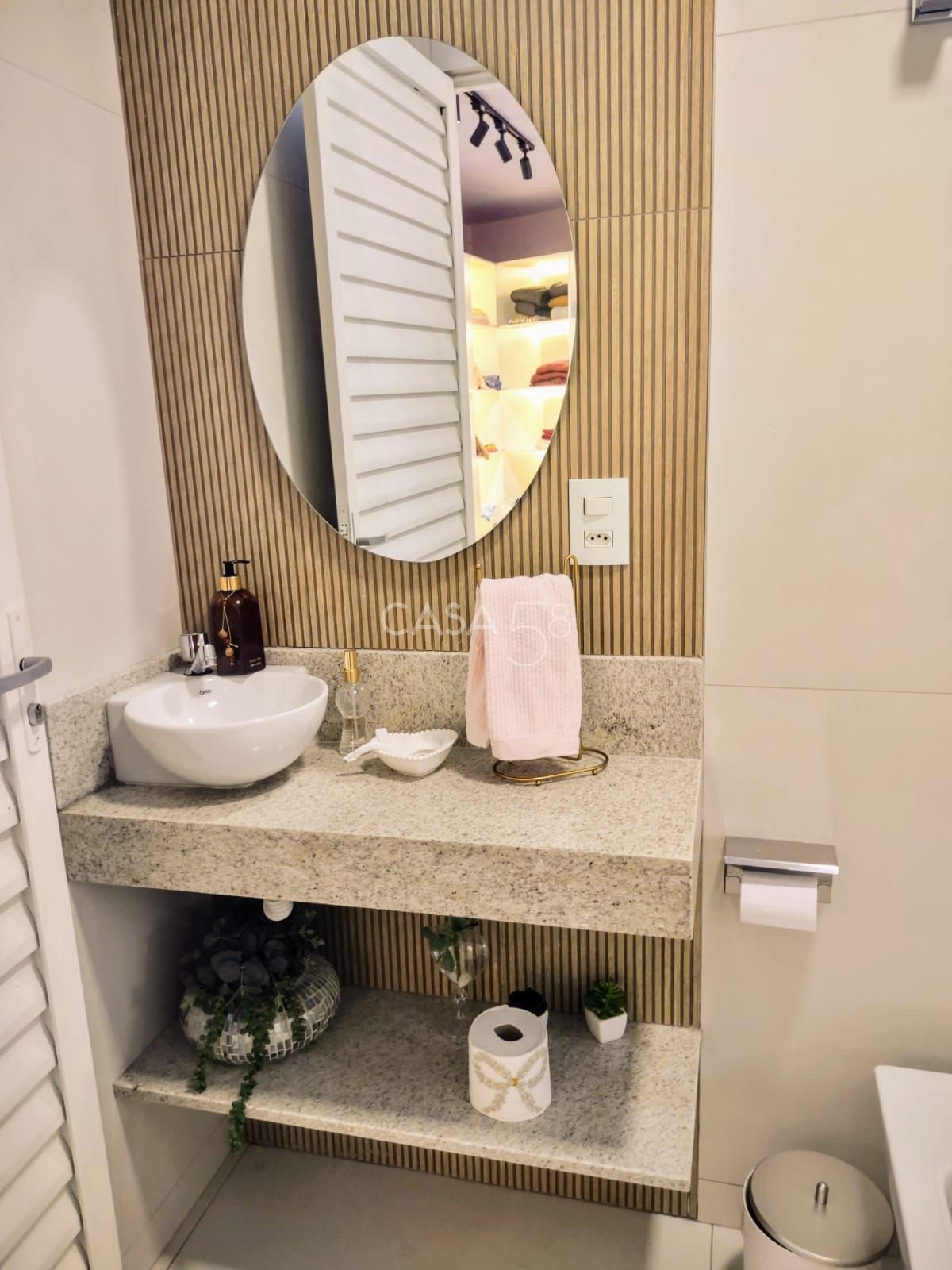 Casa Térrea de Alto Padrão no Setor Bueno – 5 Quartos, 3 Suítes,