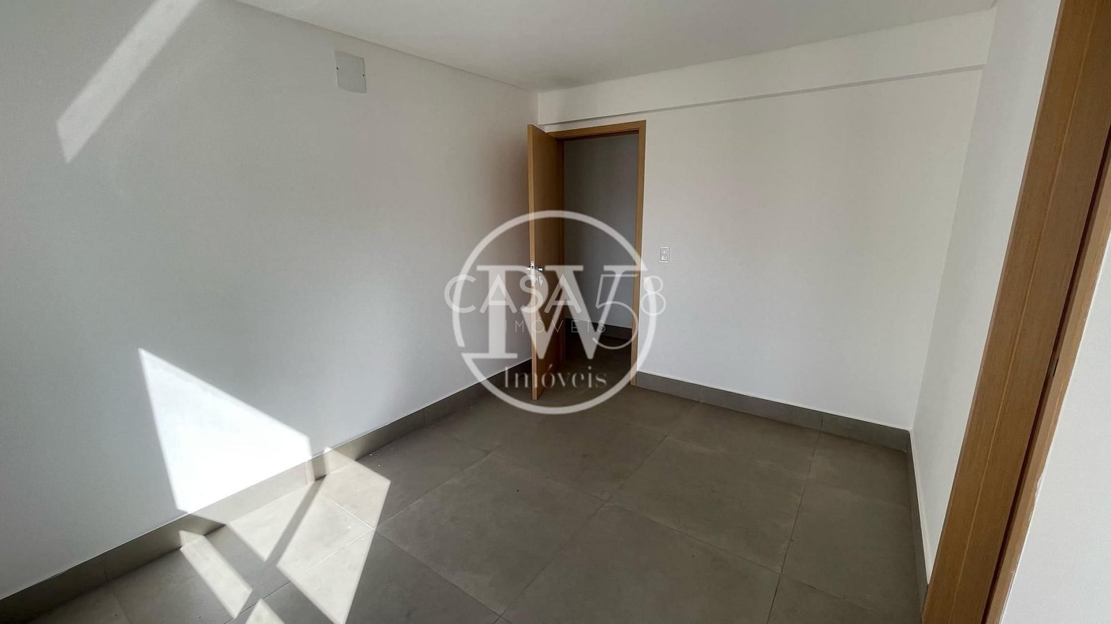 Apartamento à venda, 3 Quartos sendo 3 suites, Setor Bueno, Goiânia, GO