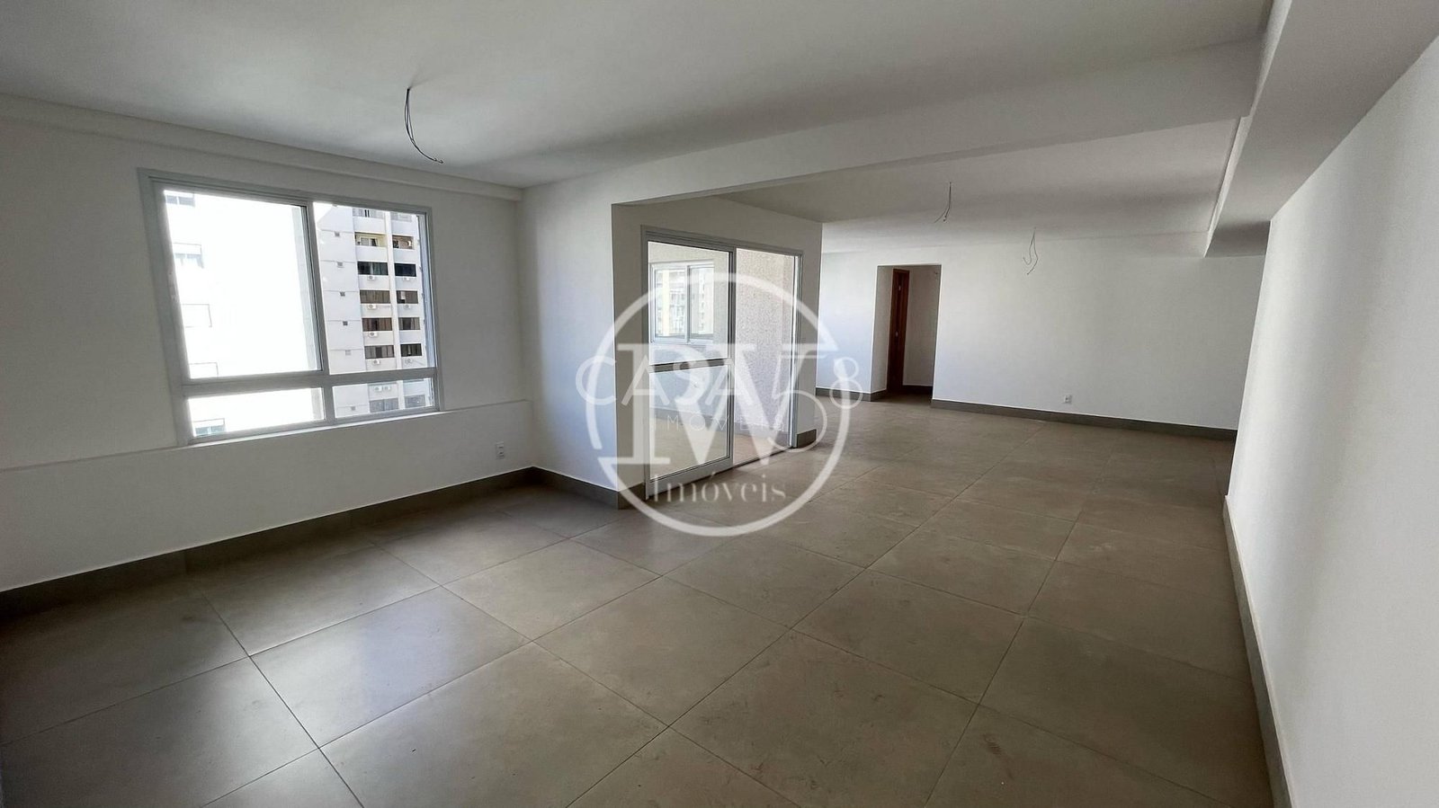 Apartamento à venda, 3 Quartos sendo 3 suites, Setor Bueno, Goiânia, GO