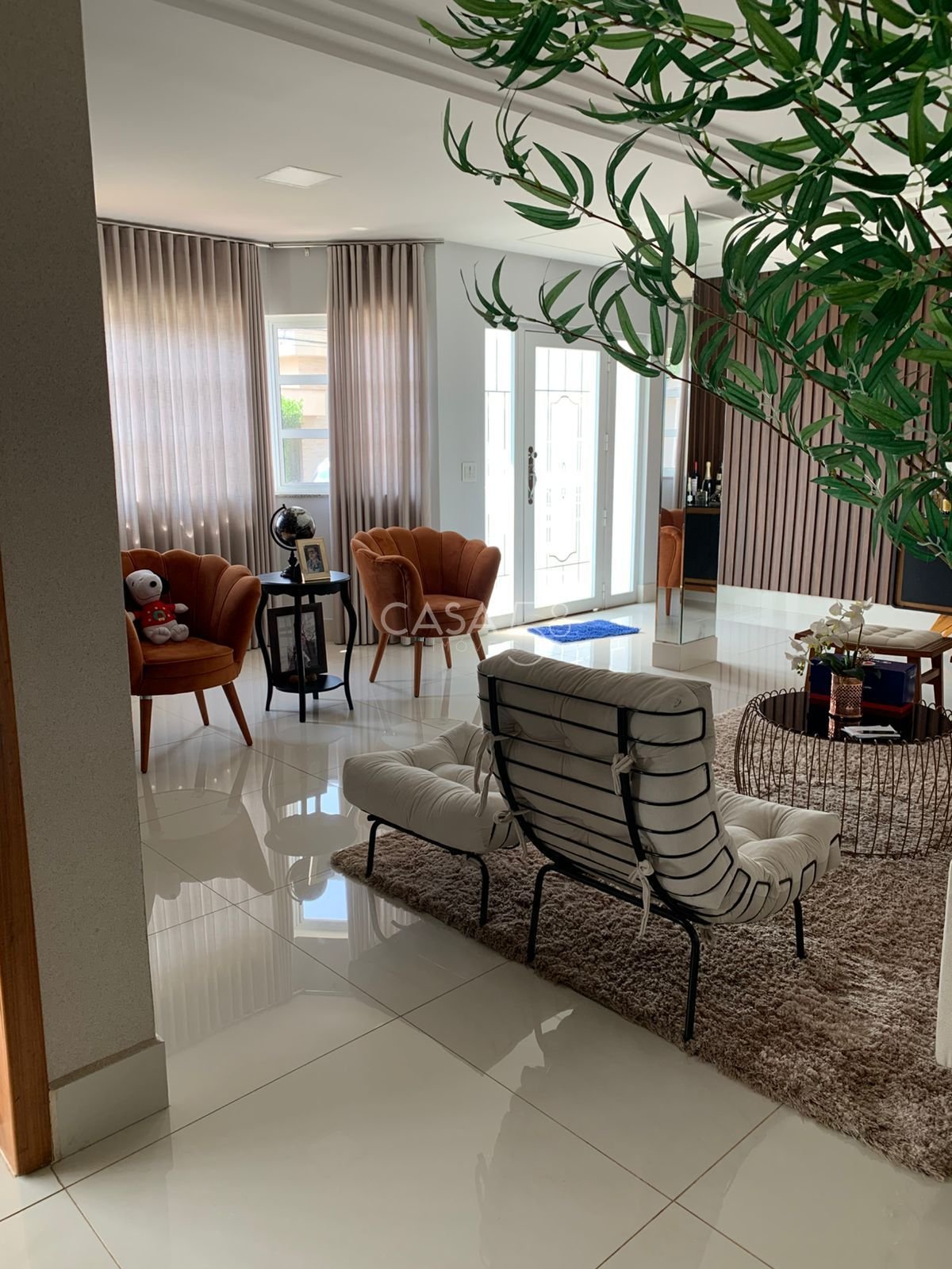 Sobrado de Esquina à Venda no Jardins Madri |3 suites| Piscina | – Goiânia/GO