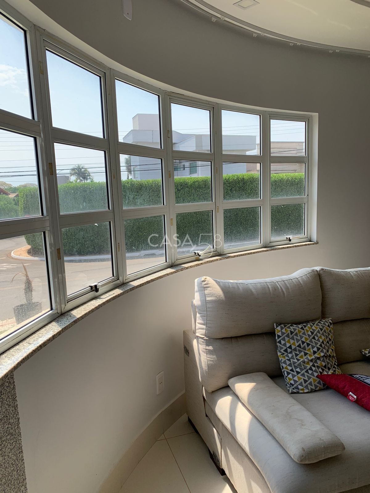 Sobrado de Esquina à Venda no Jardins Madri |3 suites| Piscina | – Goiânia/GO