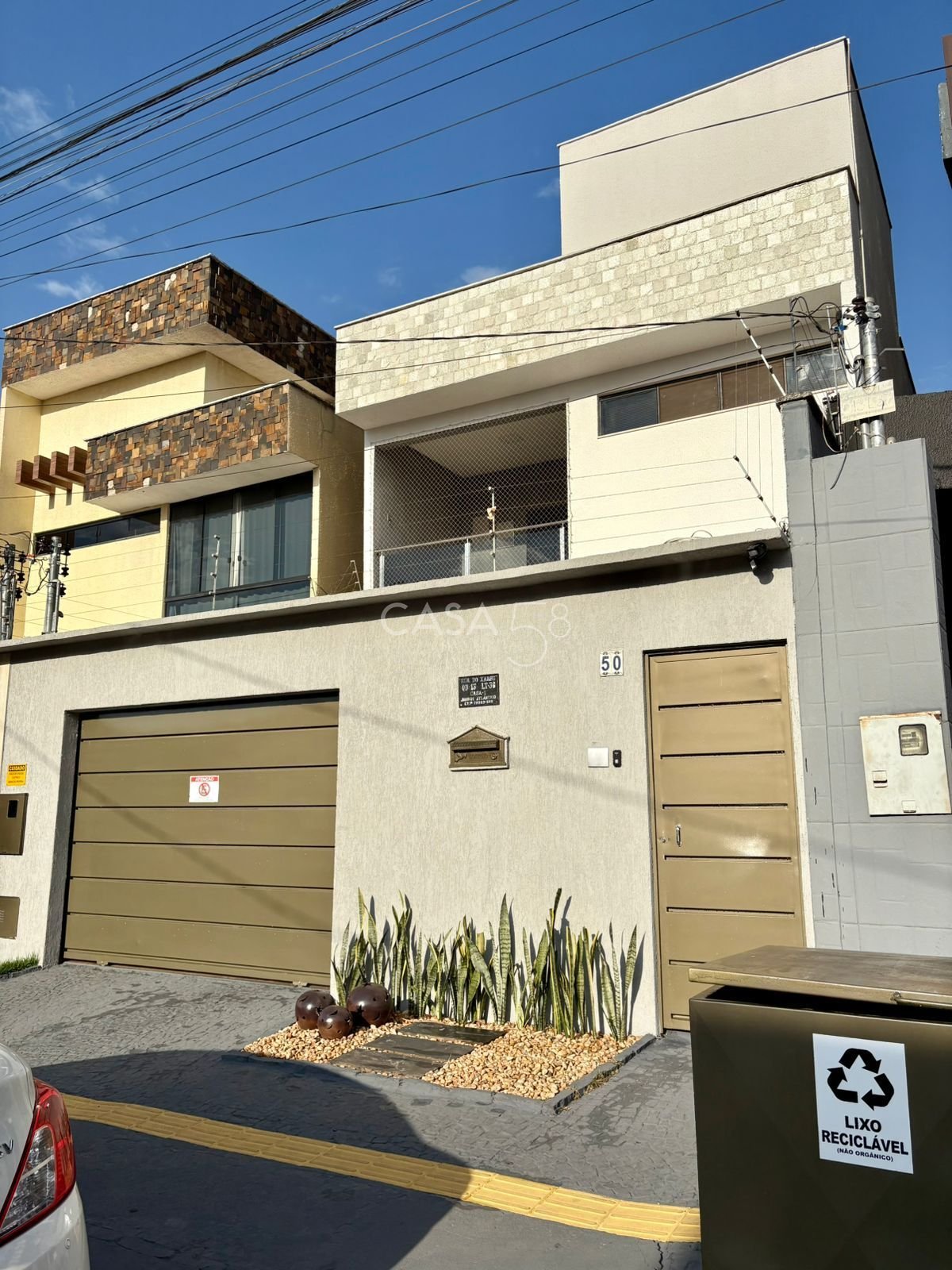 Sobrado Espaçoso no Jardim Atlântico – Alto Padrão e Localização Privilegiada