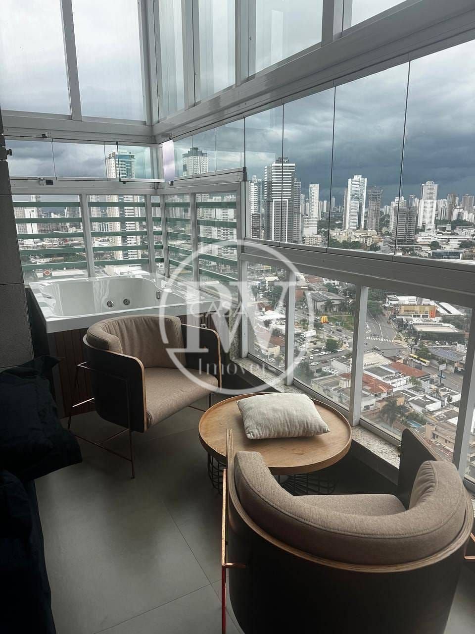 Apartamento à venda, Setor Bueno, 2 Quartos sendo 2 Suítes, 75m².