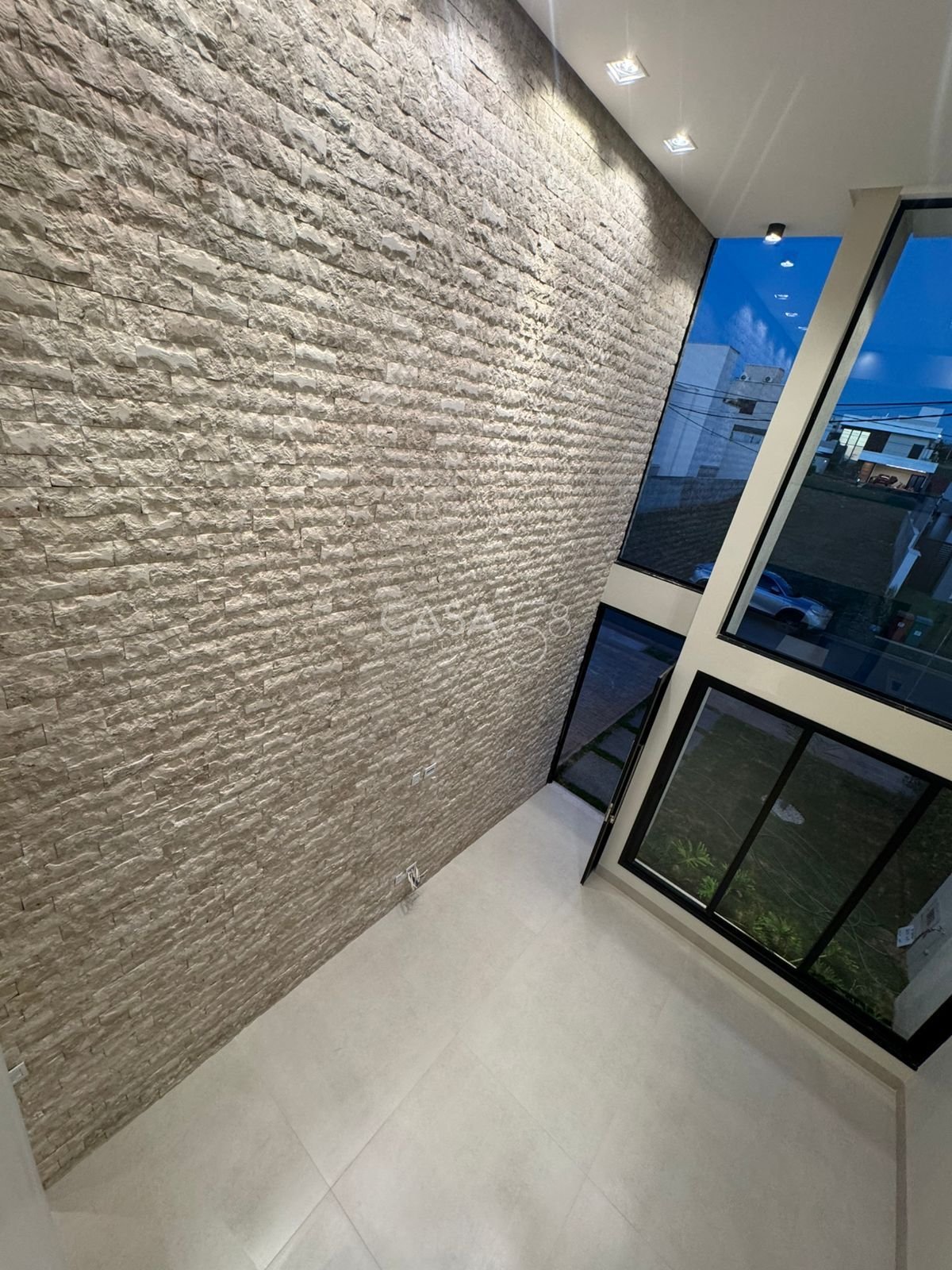 Sobrado à Venda no Jardins Capri – Alto Padrão, 4 Quartos 3 Suítes, Piscina