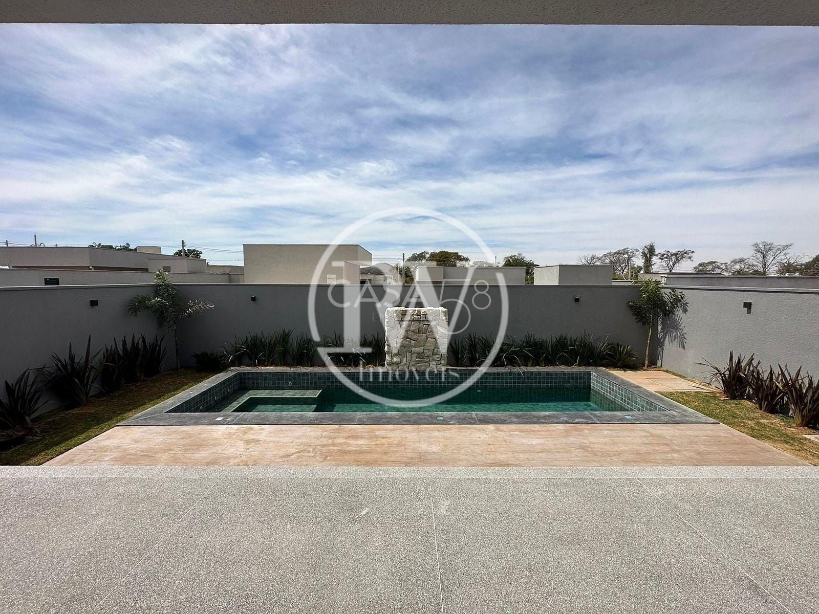 Sobrado no Jardins Nápoles – 4 Suítes – 263m² – Piscina Aquecida