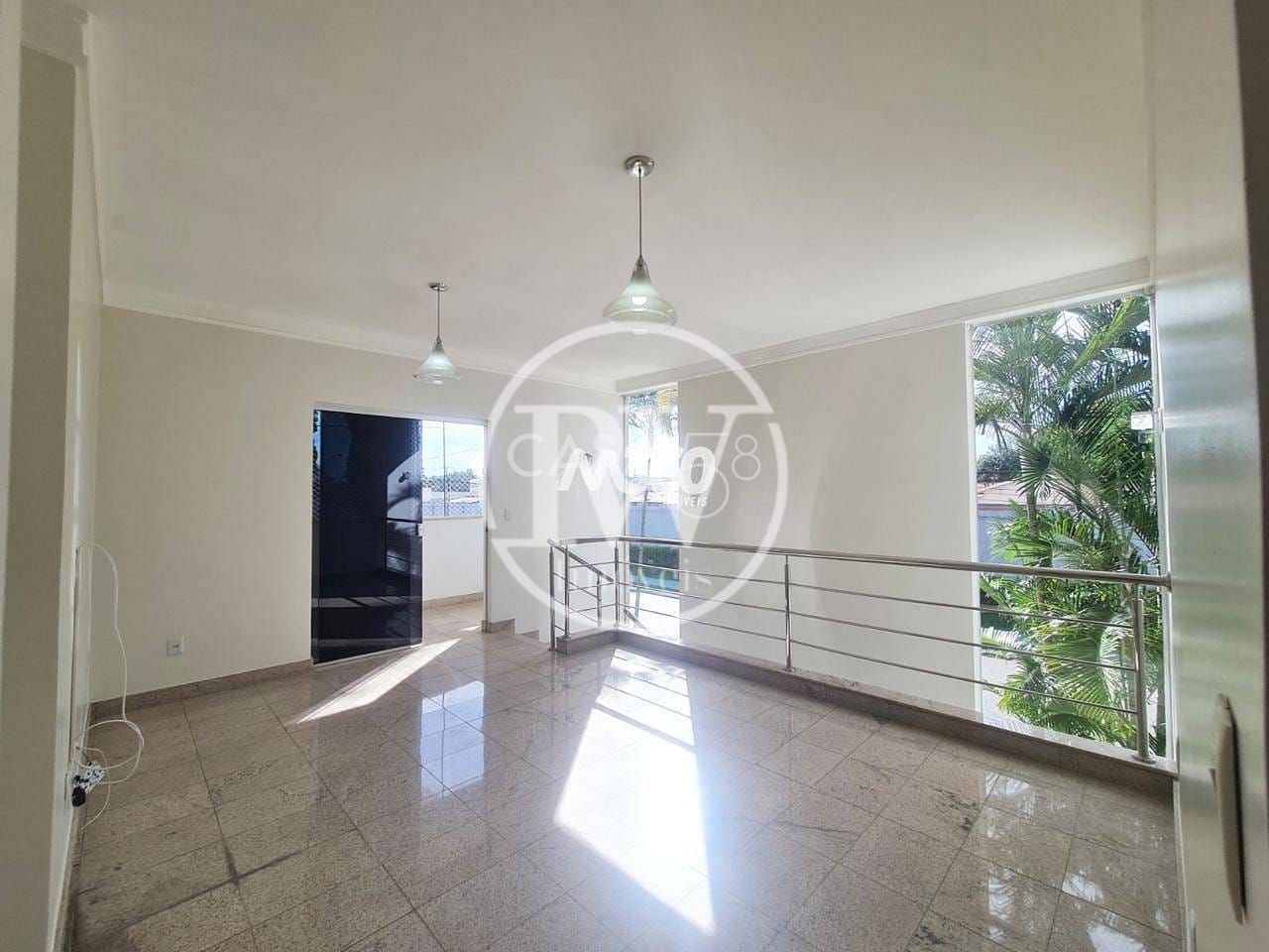 Sobrado à venda, 4 quartos sendo 4 suites, Jardins Milão, Goiânia, GO