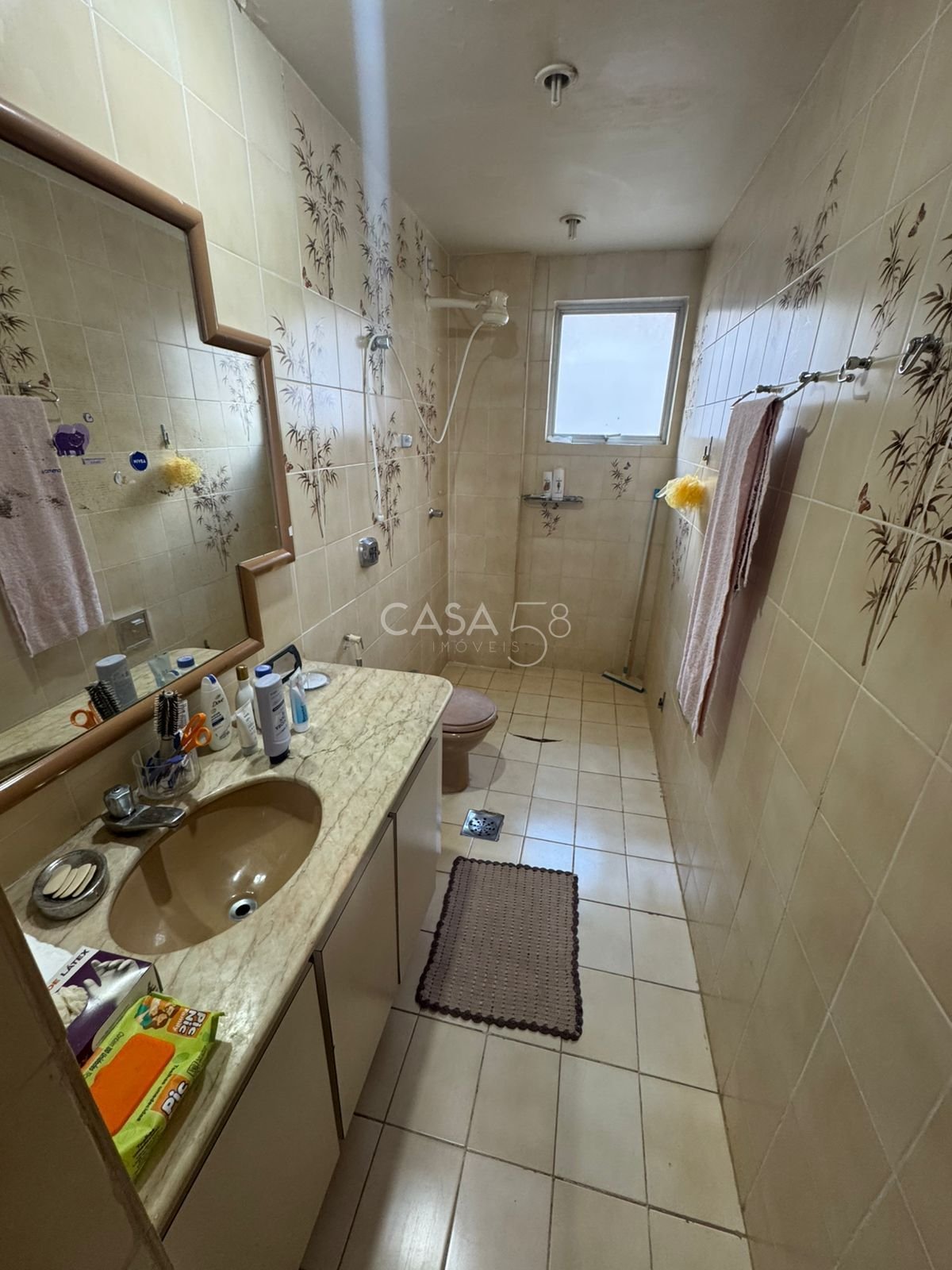 Apartamento à Venda - 4 Quartos - 1 Suíte com 214 m² - Goiânia - GO