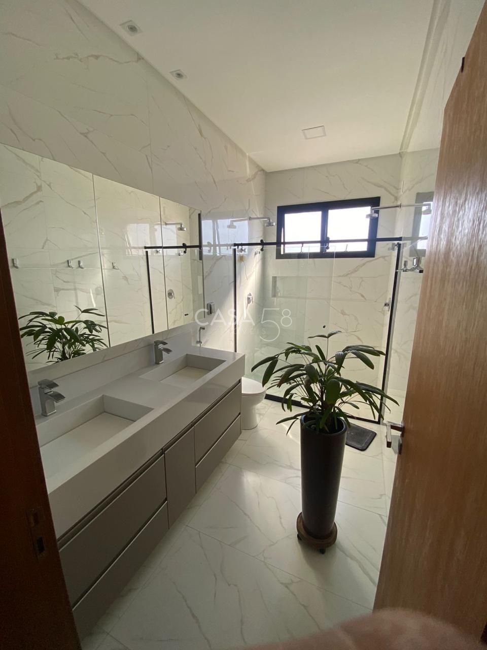 Casa Térrea Mobiliada e Decorada em Goiânia – Piscina Aquecida - 3 Suítes