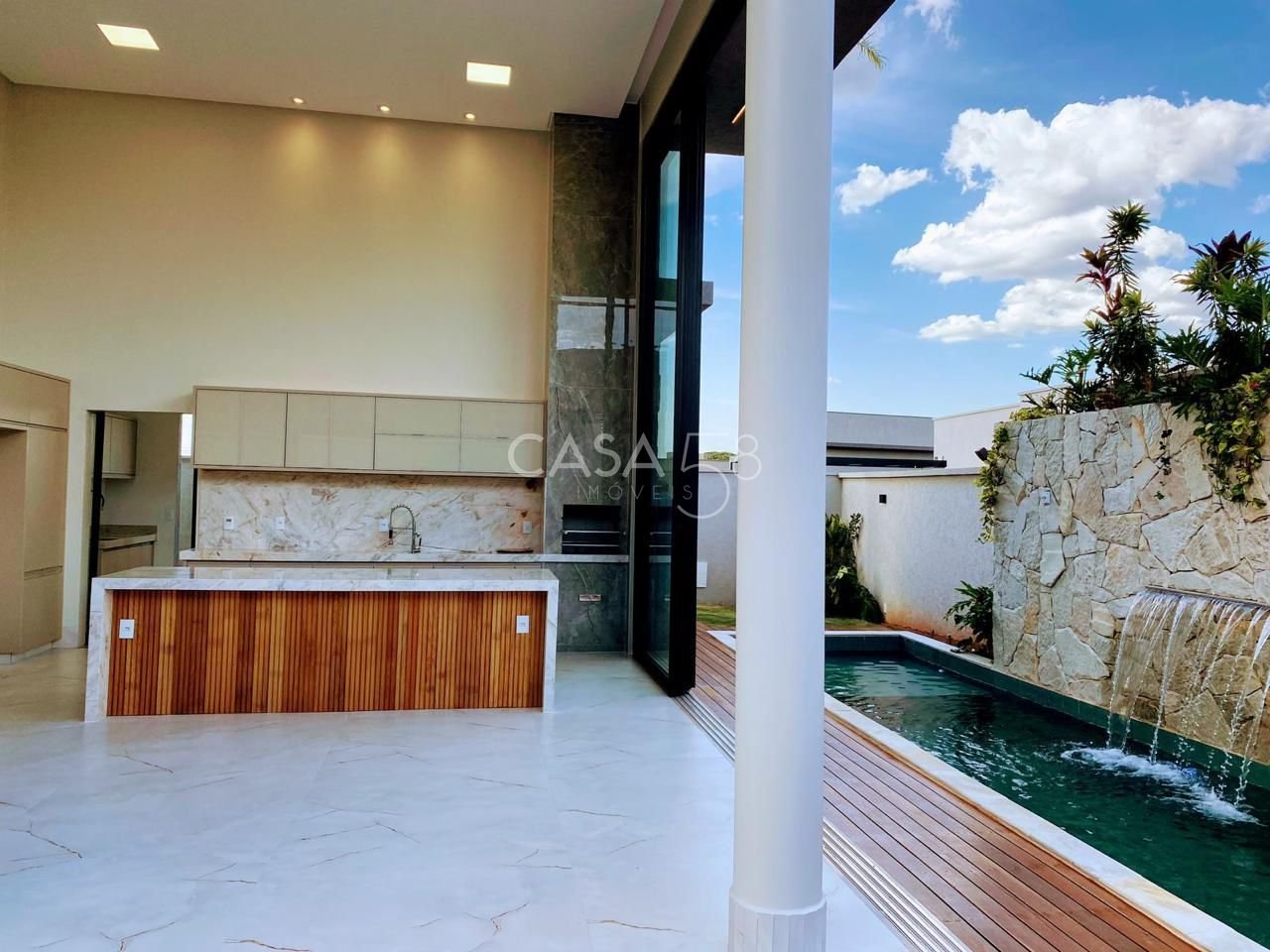 Casa Térrea Mobiliada e Decorada em Goiânia – Piscina Aquecida - 3 Suítes