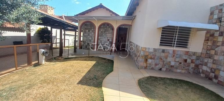 Casa 4 dormitórios à venda Setor Jaó Goiânia/GO