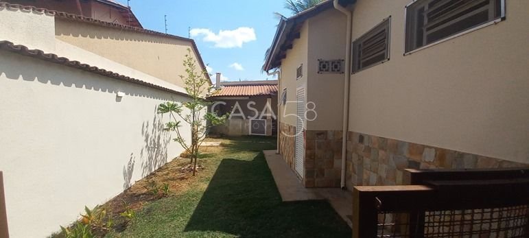 Casa 4 dormitórios à venda Setor Jaó Goiânia/GO