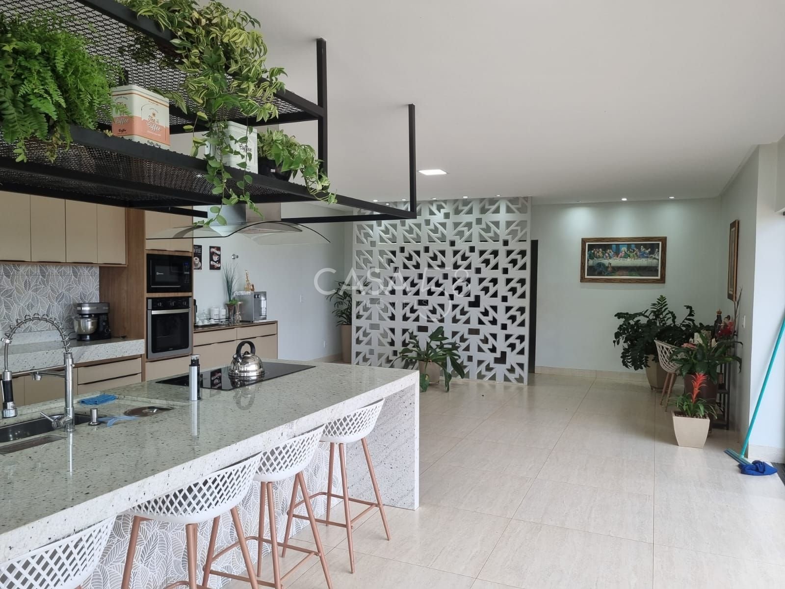 Casa no Condomínio Estância do Bosque – Lote de 2.010m² com Vista e Piscina