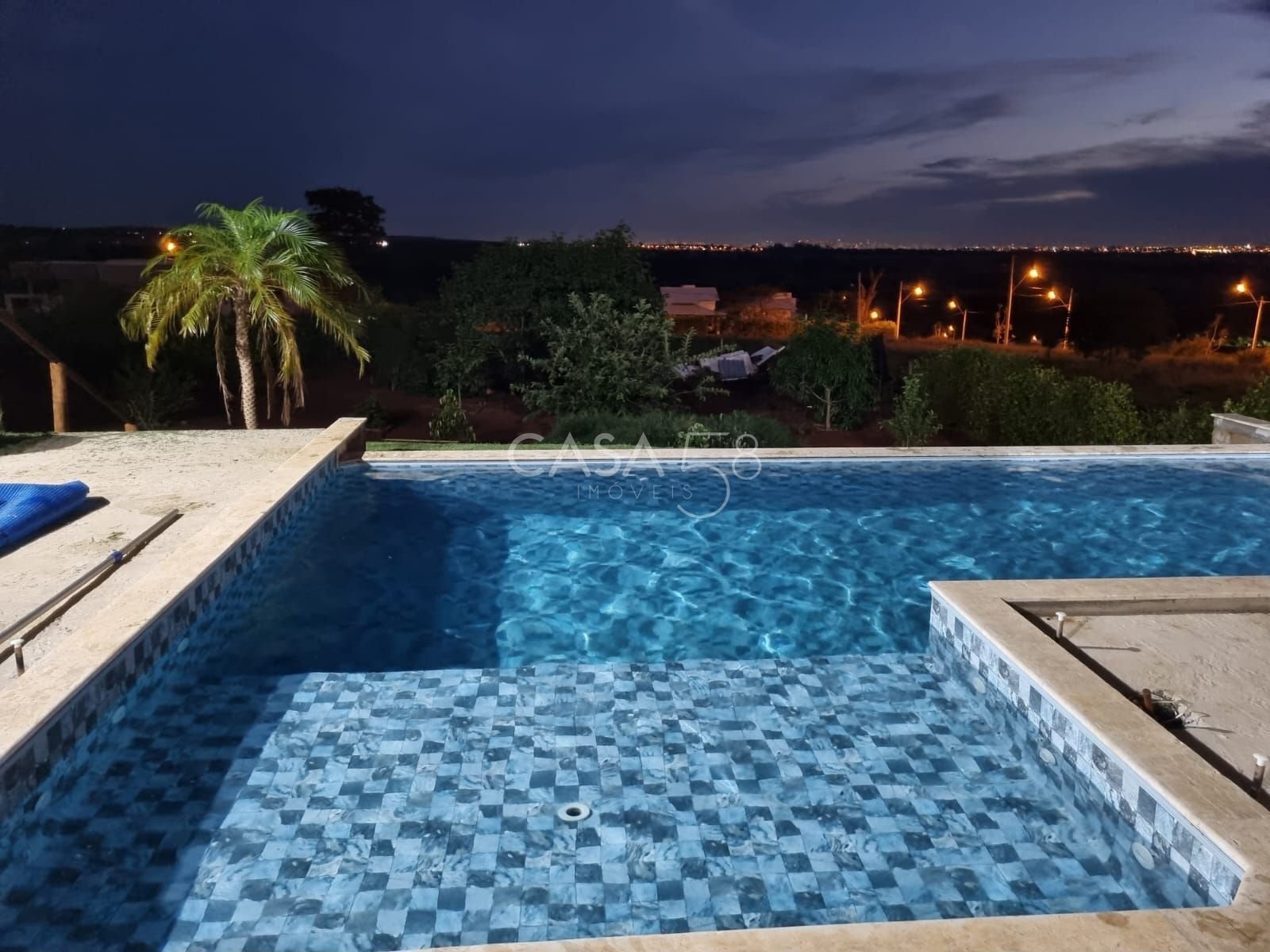 Casa no Condomínio Estância do Bosque – Lote de 2.010m² com Vista e Piscina
