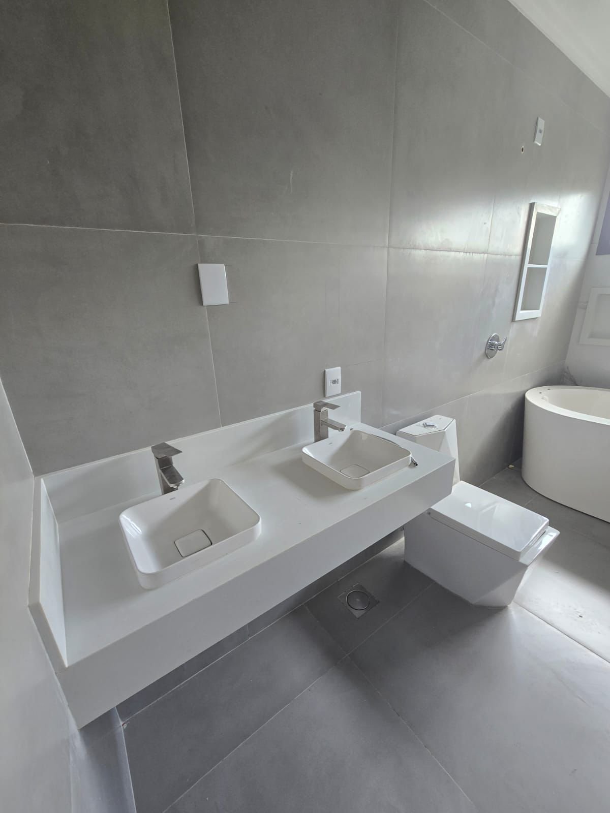 Casa Térrea de Alto Padrão no Condomínio Plateau D'or - 3 Suítes + Escritório