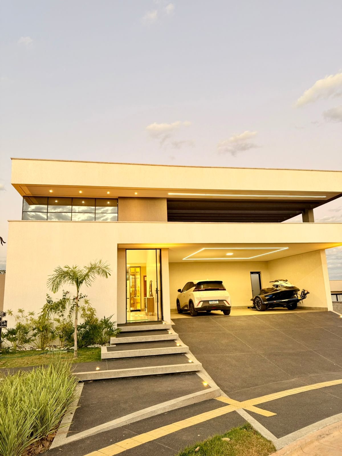 Casa Térrea Alto Padrão no Condomínio Jardins Nápoles - Lote Privilegiado de 463m²